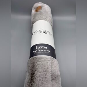 KOOLABURRA by UGG Faux Fur Baxter Area Rug 2ft x 5ft Light Gray "SILVER" Soft